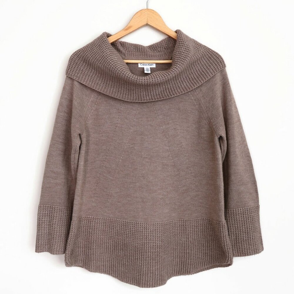 Calvin Klein Sweater -  Size M -  Beige -  Long Sleeve